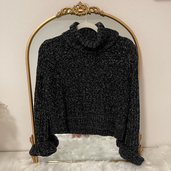 Free People Cropped Sweater - Picture 1 of 3